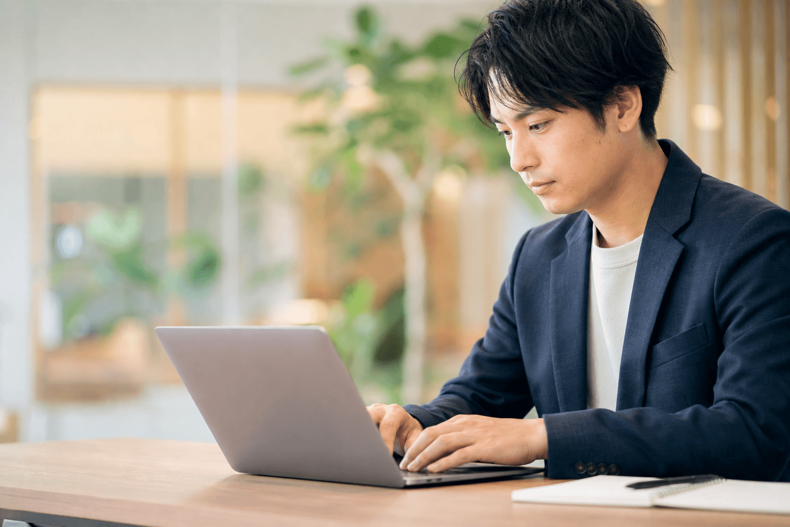広報業務にAI活用人材を迎える具体像:プレスリリース・社内報・メディアリストの切り出し方