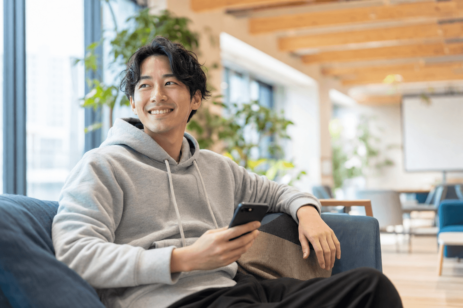 SNS運用の成果を確認する担当者